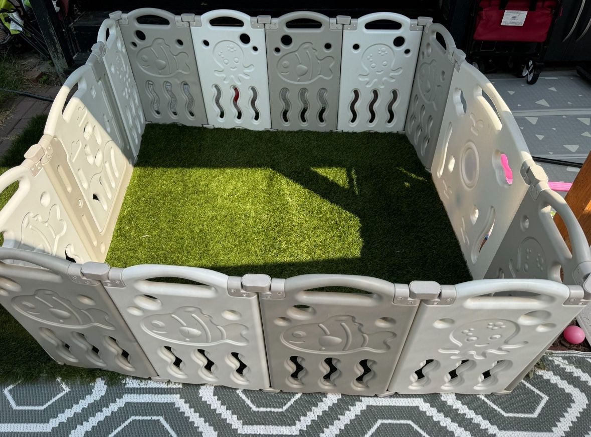 Foldable Baby Gate w/16 Panels