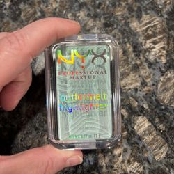 NEW NYX PROFESSIONAL BUTTERMELT HIGHLIGHTER IN BUTTA MINT FULL SIZE $7!