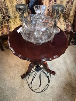 Pie Crust Tilt Top Table