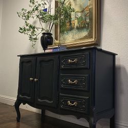 Gorgeous  French-Victorian Entryway/Buffet/Coffee Bar Table/Dresser/Console with Beautiful Cabriole Legs, CHARCOAL GREY!!