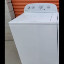Beautiful and Like New!!! Large Capacity, Whirlpool Washer with Deep Fill!!! Extra Water When Desired!!! Must See To Appreciate!!!