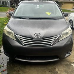 2013 Toyota Sienna