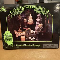 Disney’s Haunted Mansion Attic Diorama Set