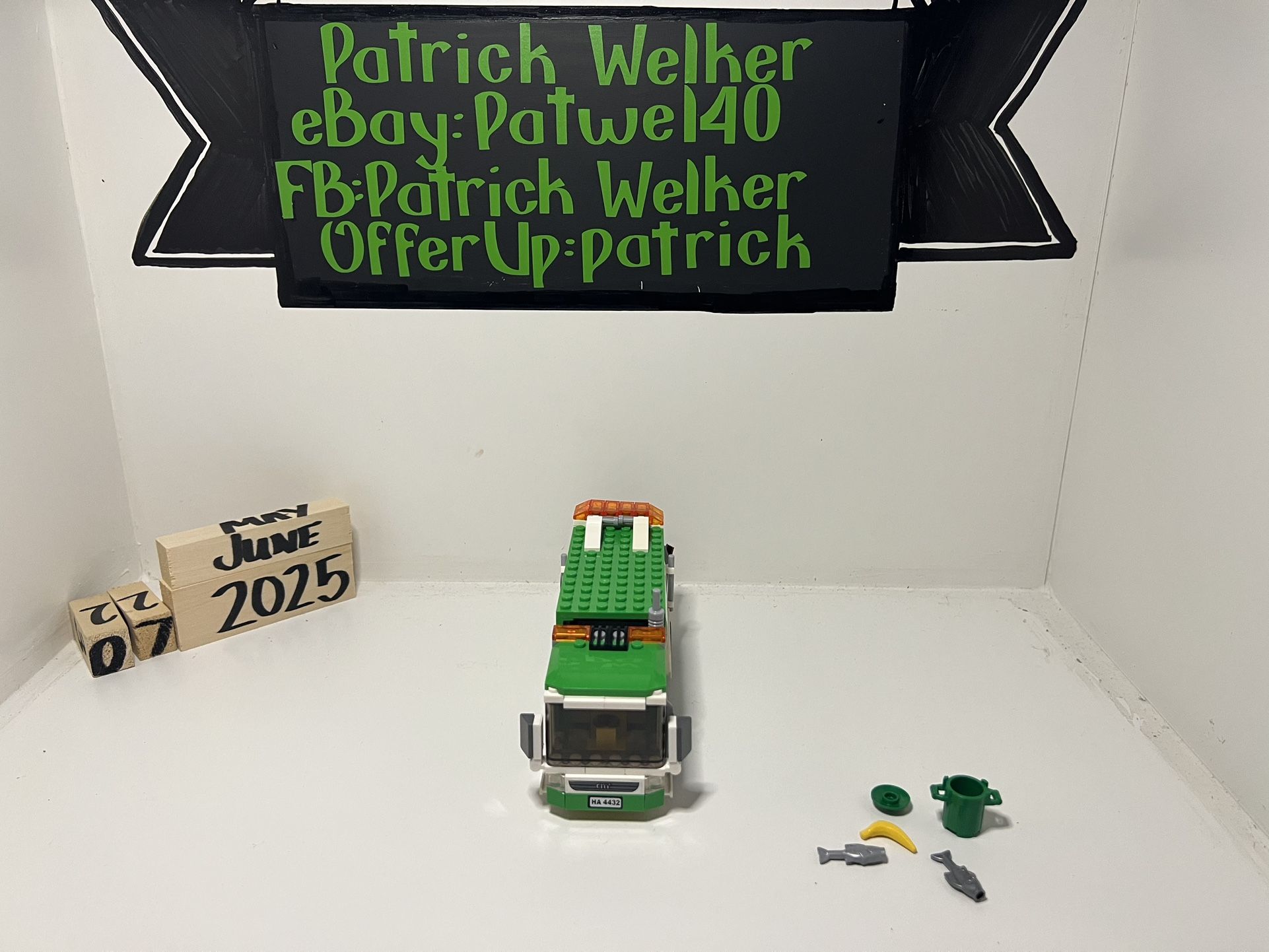 4432 LEGO City Garbage Truck