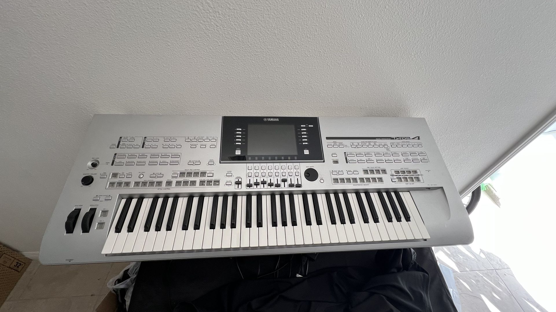 Yamaha Tyros 4 Keyboard