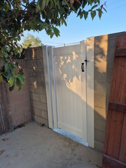 Vinyl Fencing 