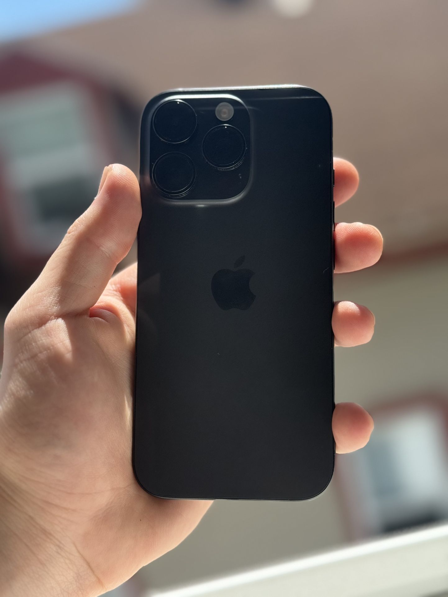 IPHONE 16 PRO UNLOCKED