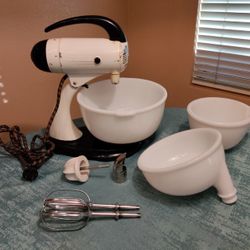 Vintage Sunbeam Mixmaster - 1960s countertop mixer and juicer, 