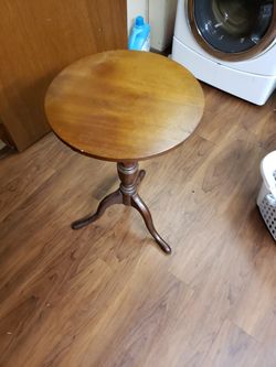 Jefferson table by Biggs of Virginia