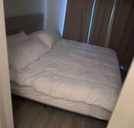 mattress and bed frame for 20bucks，pick up https://offerup.com/redirect/?o=b25seS56aXA= code：90013