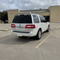 2011 Lincoln Navigator Pearl White
