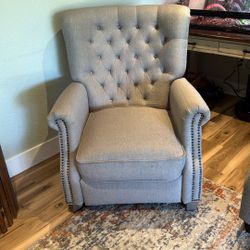 Gray recliners 