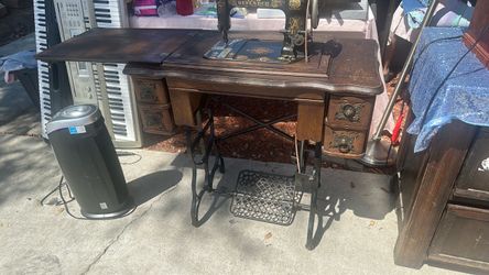 Máquina de coser de madera