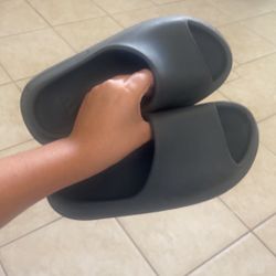 slate grey yeezy slides size 9 women’s 