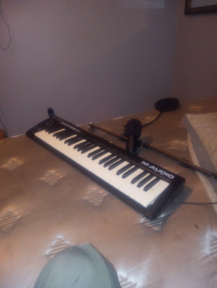 M Audio Keyboard And Recording Studio Mic