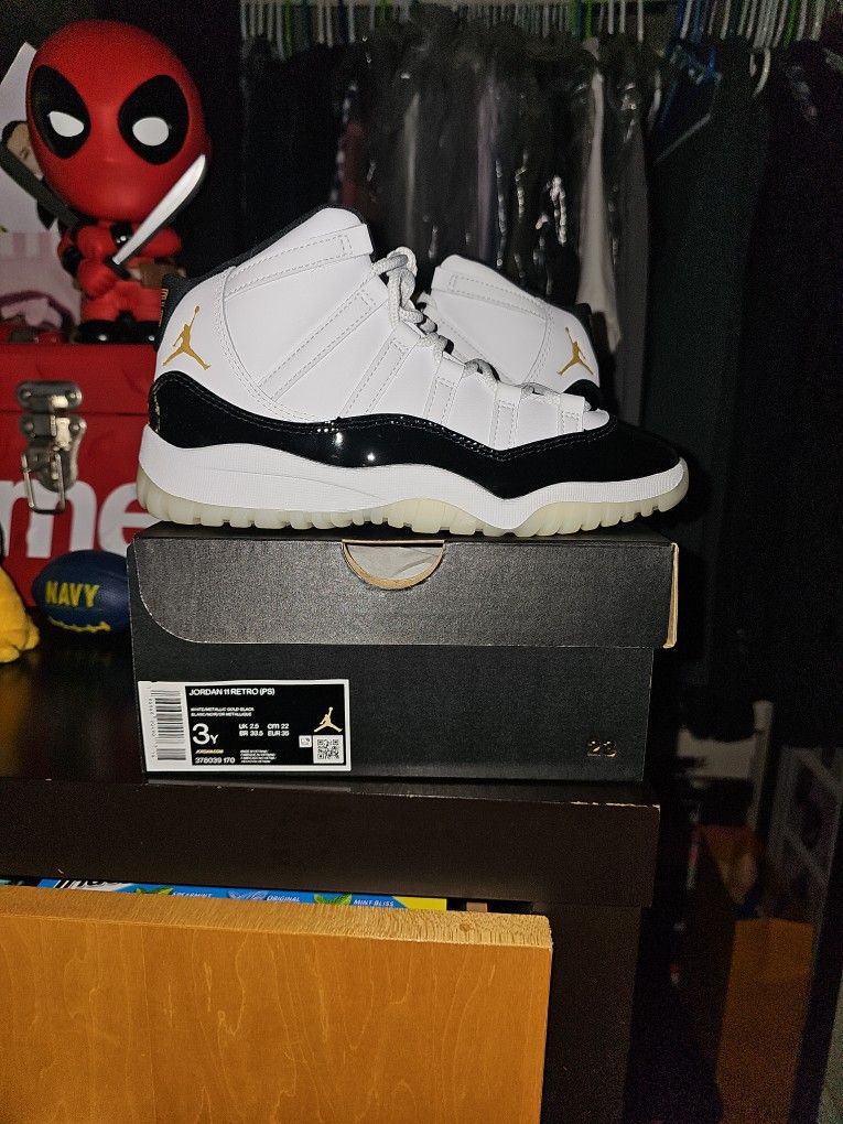 AIR JORDAN 11 RETRO
