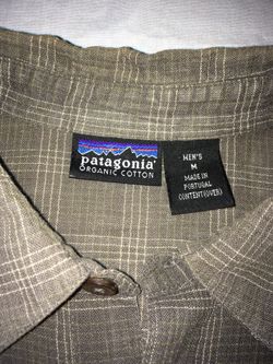 Patagonia men’s medium shirt