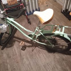 Used Women's Peppermint Green Classic Huffy Beach Cruiser