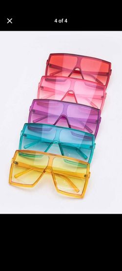 ICONIC SQUARE SUNGLASSES