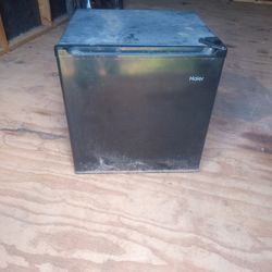Haier Mini Fridge 