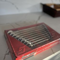 Snap-On 9 pc Combination Wrench Set | Model OEX709B – Brand New & Sealed!