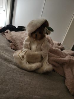 The Bearinghton Collection Brand New With Tags Asking 20 Or Best Offer No Stand