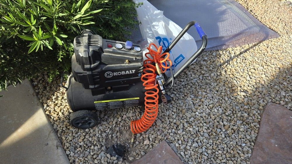 Kobalt 8-Gallon Single Stage Portable Electric Horizontal Air Compressor