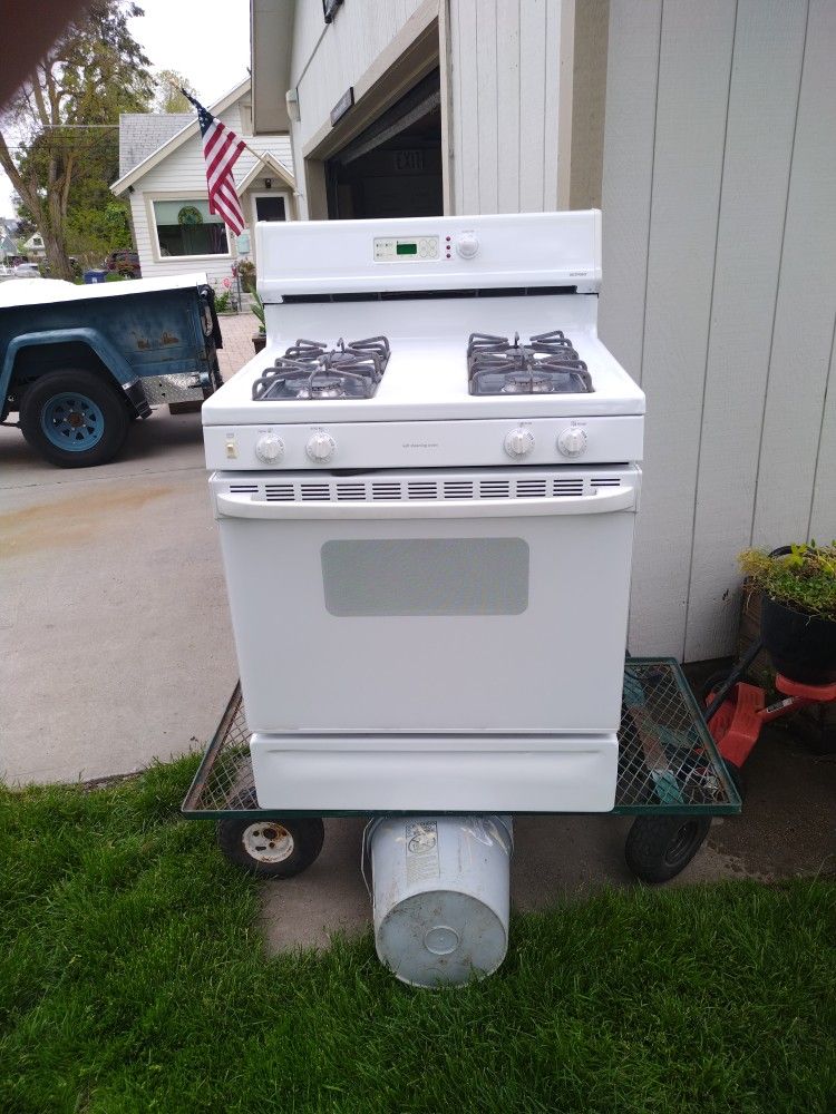 Hotpoint Gas Range Great  Buy