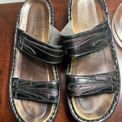 Naot Womens 38 US 7 Purple Black Leather Sandals 2 Straps Shoes Wedge New-other  Naot Black Purple Leather 2 Strap Sandals Size 38 Ladies 7   Leather 