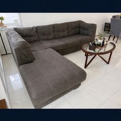 🛋️ Modern Gray Sectional Sofa – $450 (Free Delivery in Miami!)