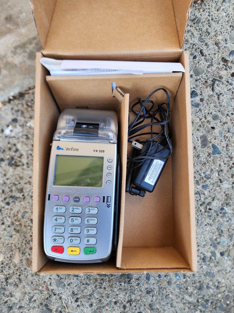 VeriFone Vx520 EMV Credit Card Machine M252-753-03-NAA-3