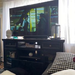 REAL WOOD TV CONSOLE - Delivery available