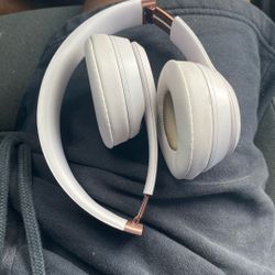 Beats Solo 4s