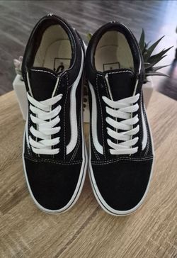 VANS: Comfycush Old: Classic: Black/True White