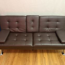 2 Seat Couch with Cup-Holders