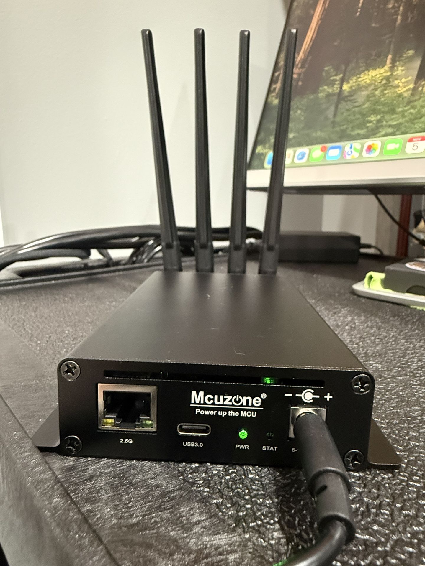 5G Cellular Internet Modem