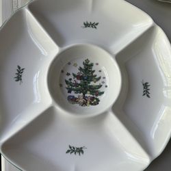 Nikko Christmas time Dinnerware Set