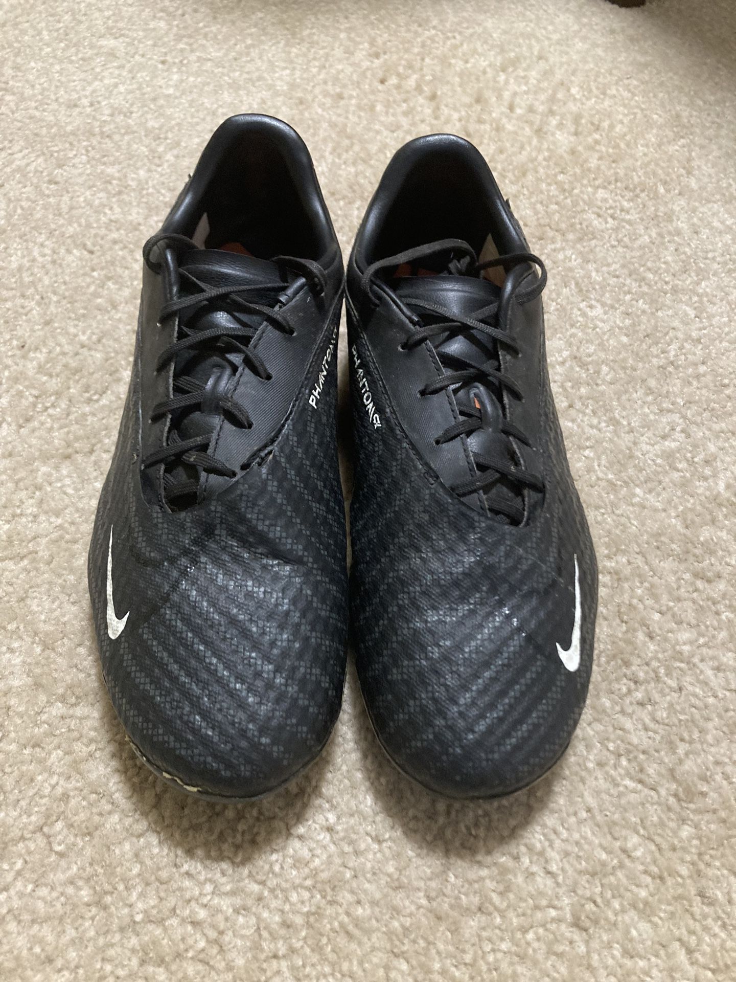 Nike Phantom Cleats - Size 7