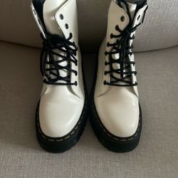 Dr. Martens Jadon Boot