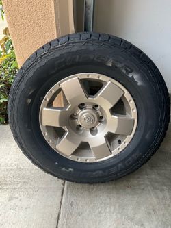 Toyota FJ Cruiser Stock Spare Tire