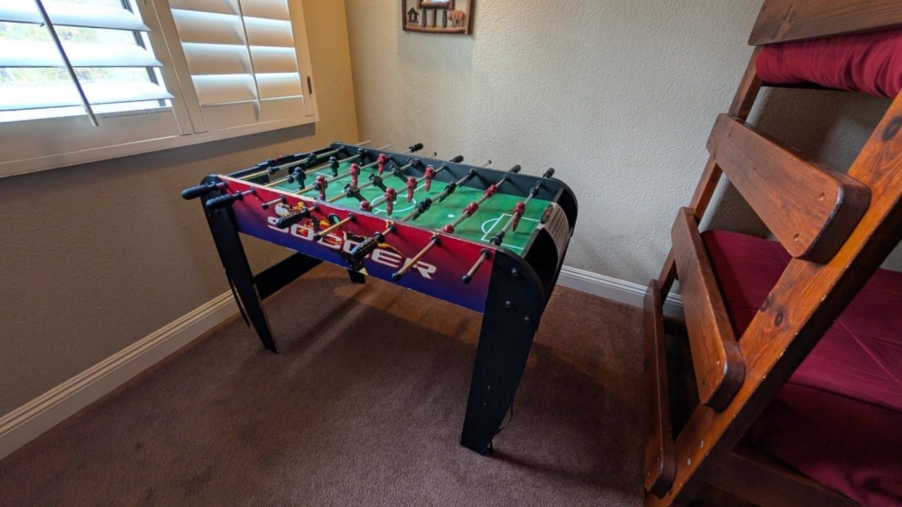 Fuzeball Table