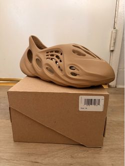 Yeezy Foamrunner