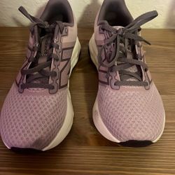 New Balance Size 7.5 Women