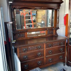 Dresser 