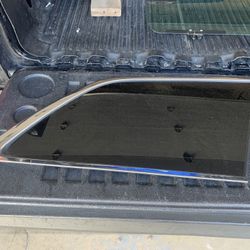 Jeep Grand Cherokee Quarter Glass