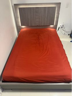 Full bed with LED