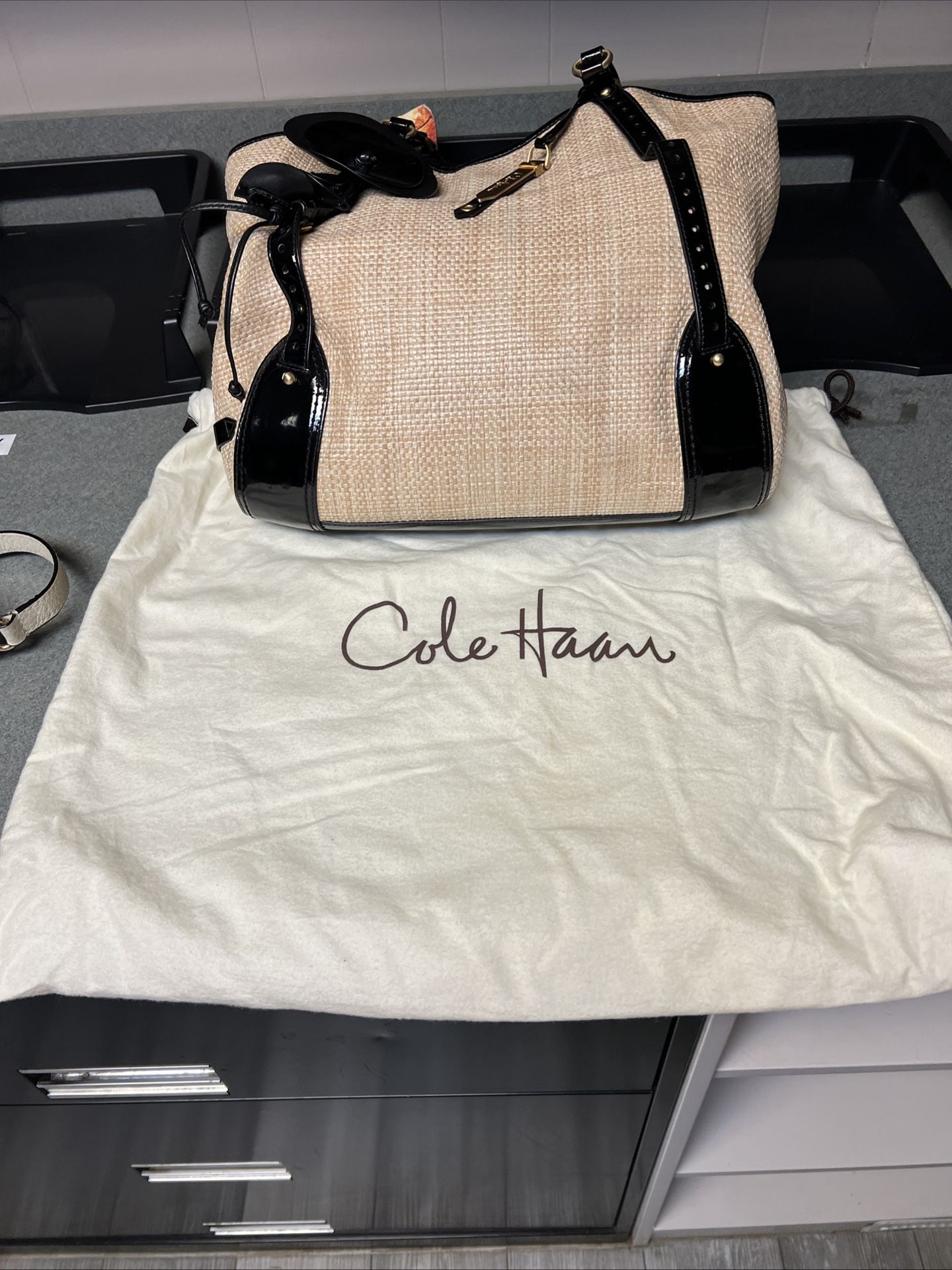 Cole Haan Large Woven Tote Bag Purse Shoulder Bag Tan And Black With Dust Bag