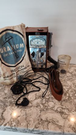 VTG 1955 Model 107C Precision Radiation Instruments PRO URANIUM GEIGER COUNTER