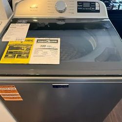 Maytag 4.7-cu ft High Efficiency Agitator Top-Load Washer (White) MVW5430MW
