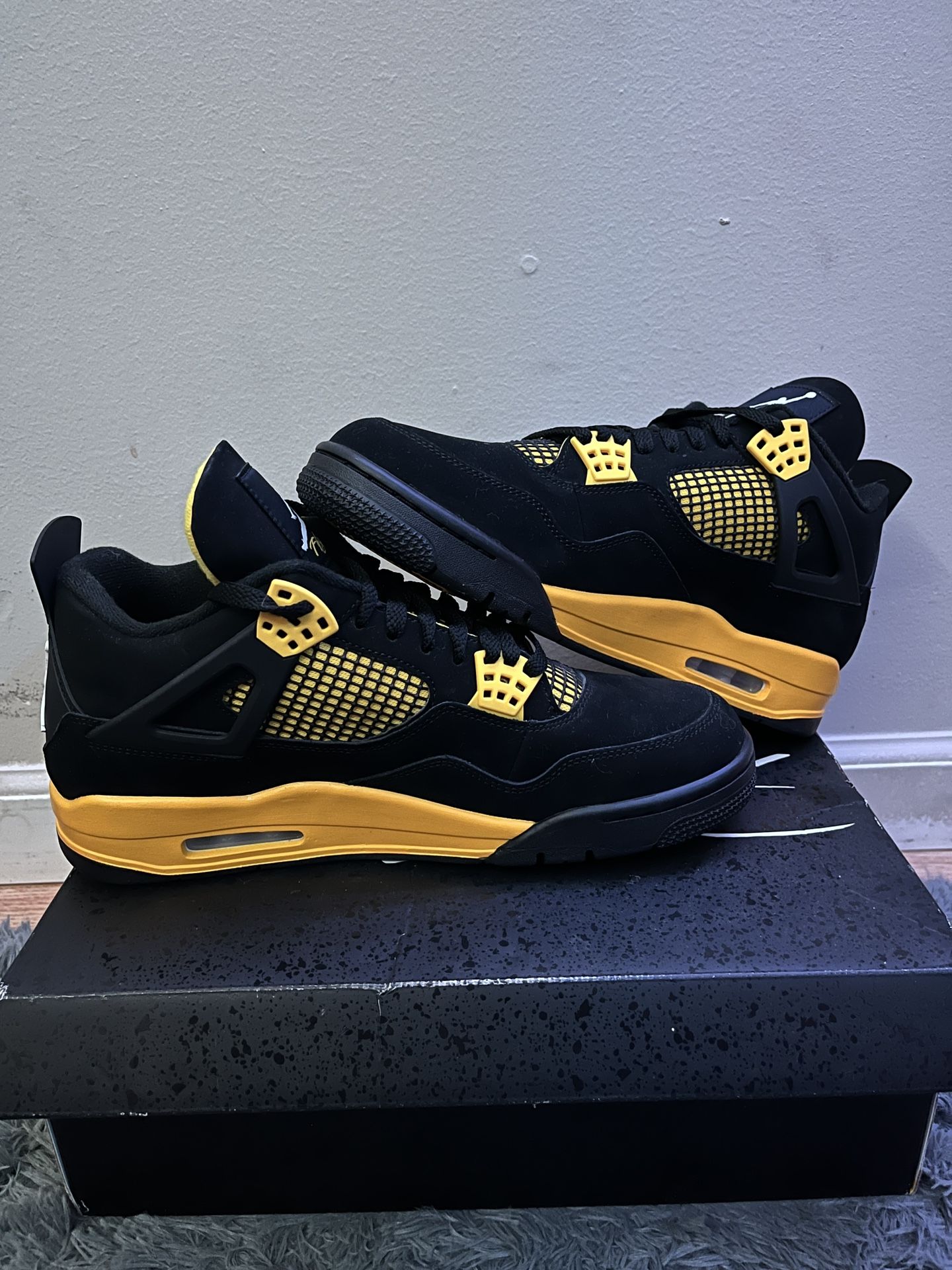 Jordan 4 Yellow Thunder